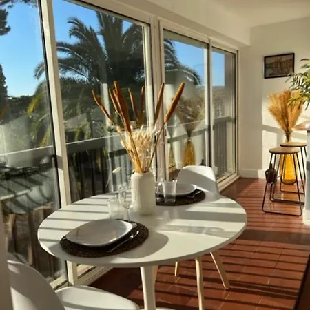 35m With Pool For Couple In Tropez Apartment